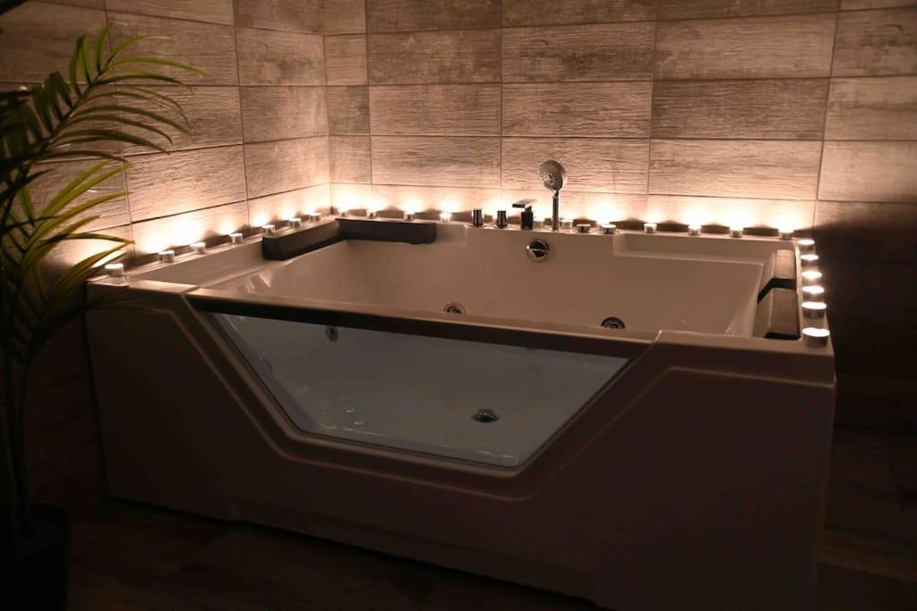 Superbe Appartement Avec Balneo. Сен-Сиприен Экстерьер фото